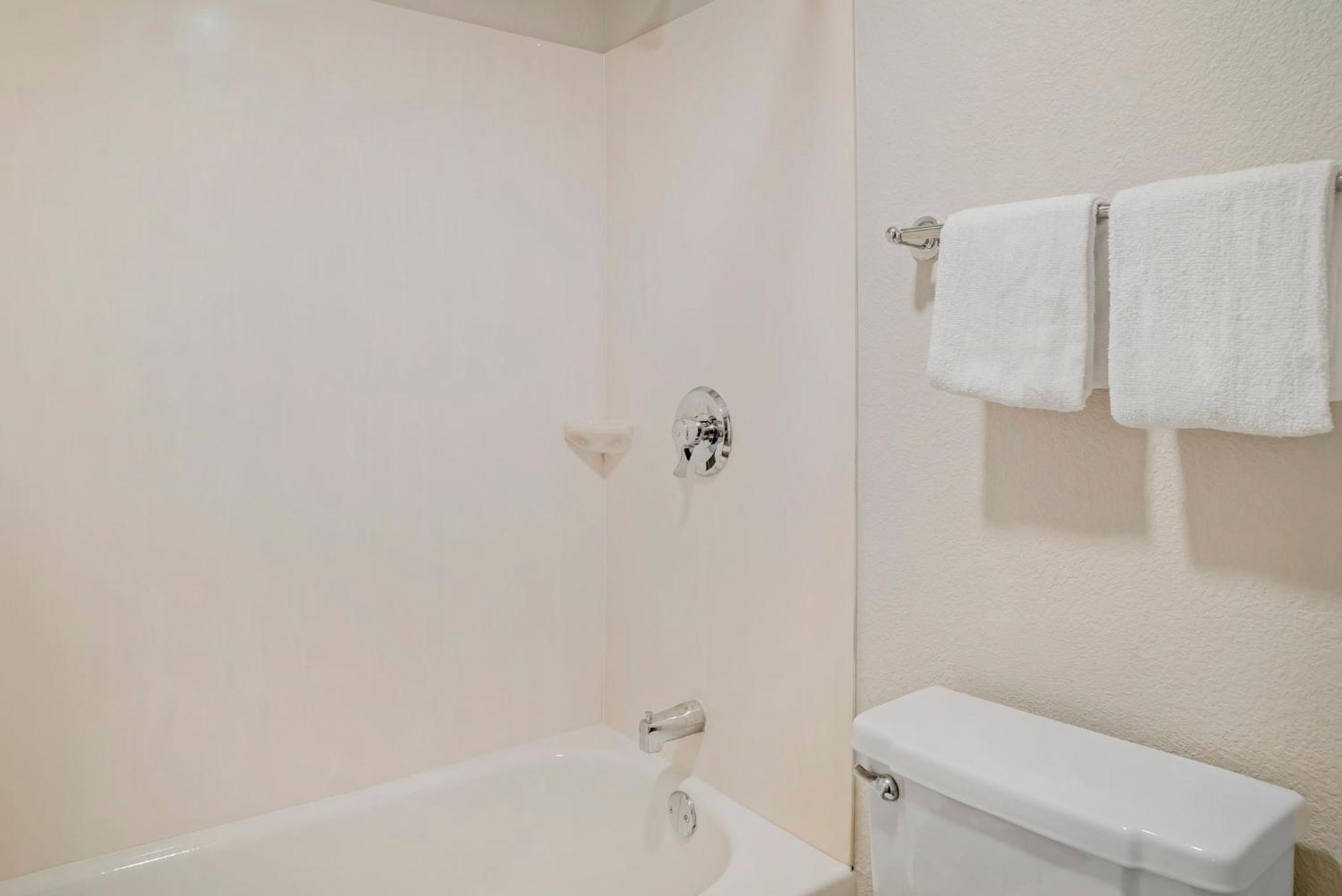 Red Roof Inn Detroit-Rochester Hills/ Auburn Hills Екстер'єр фото